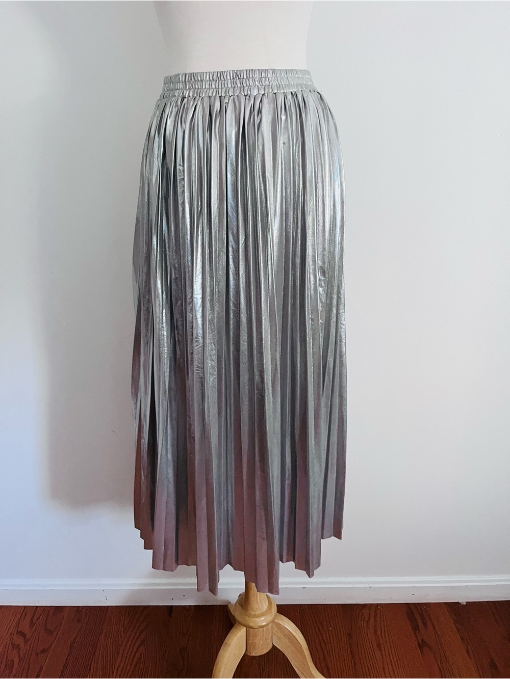 Wishlist Pleated Silver Metallic MIdi Skirt Small NWOT